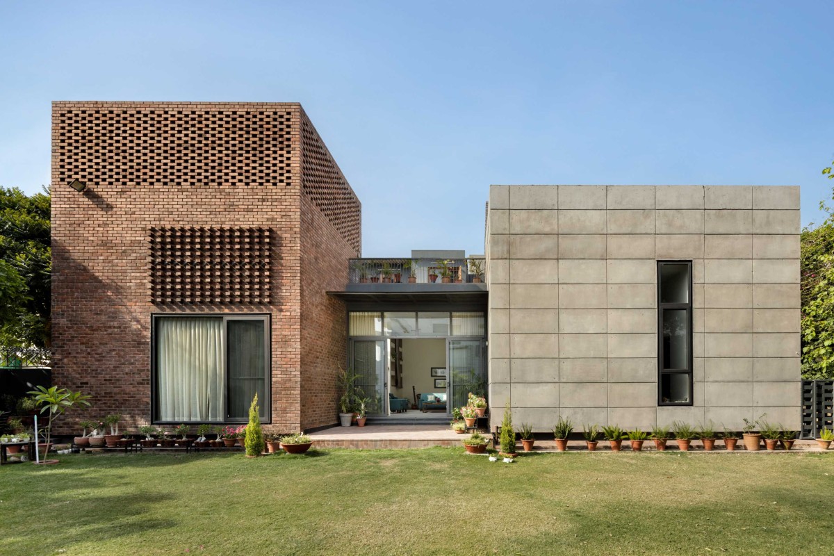 Exterior view of The Brick House by Studio Ardete