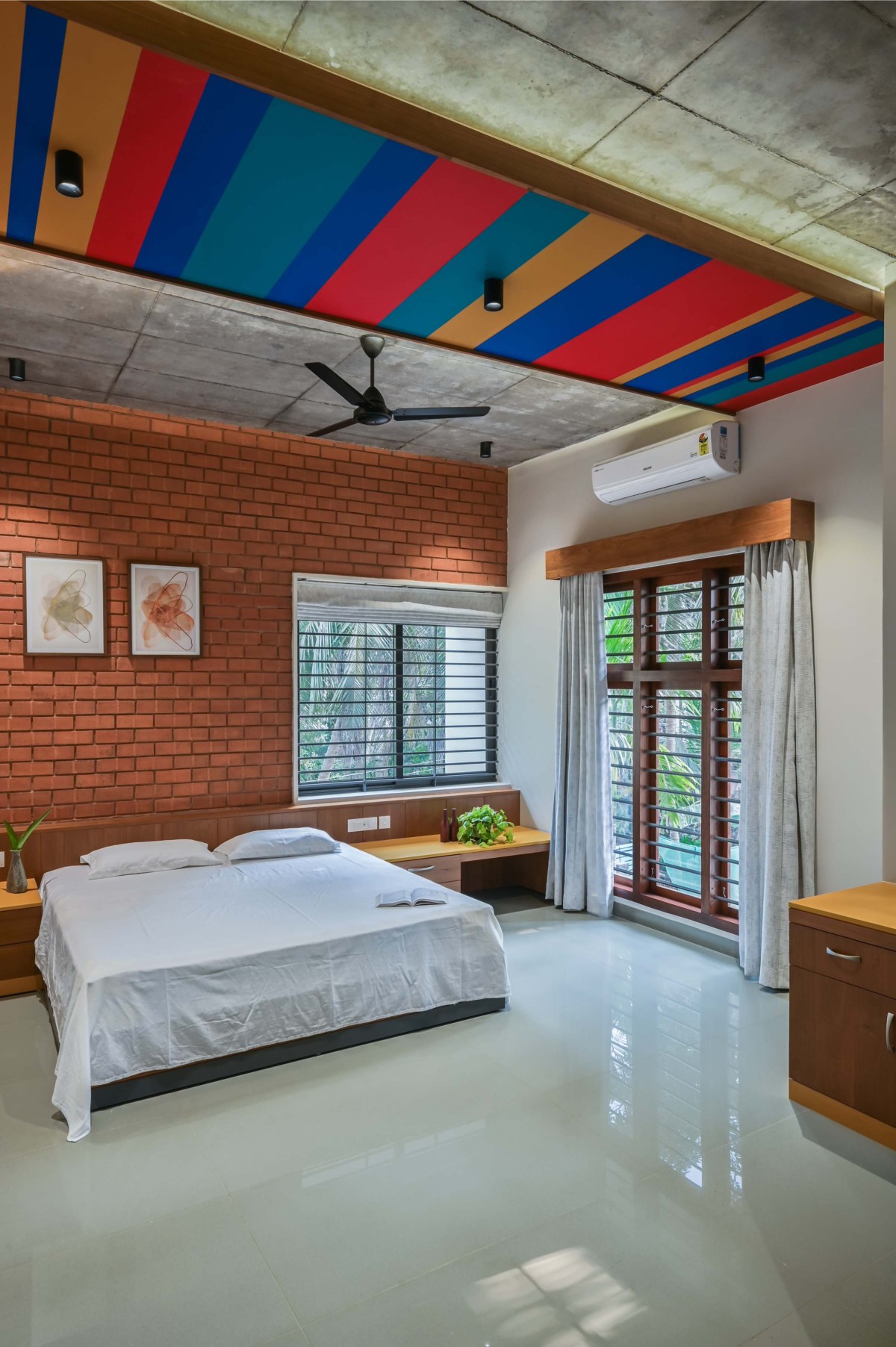 Bedroom of Brick Screen House by HONEYCOMB Architects