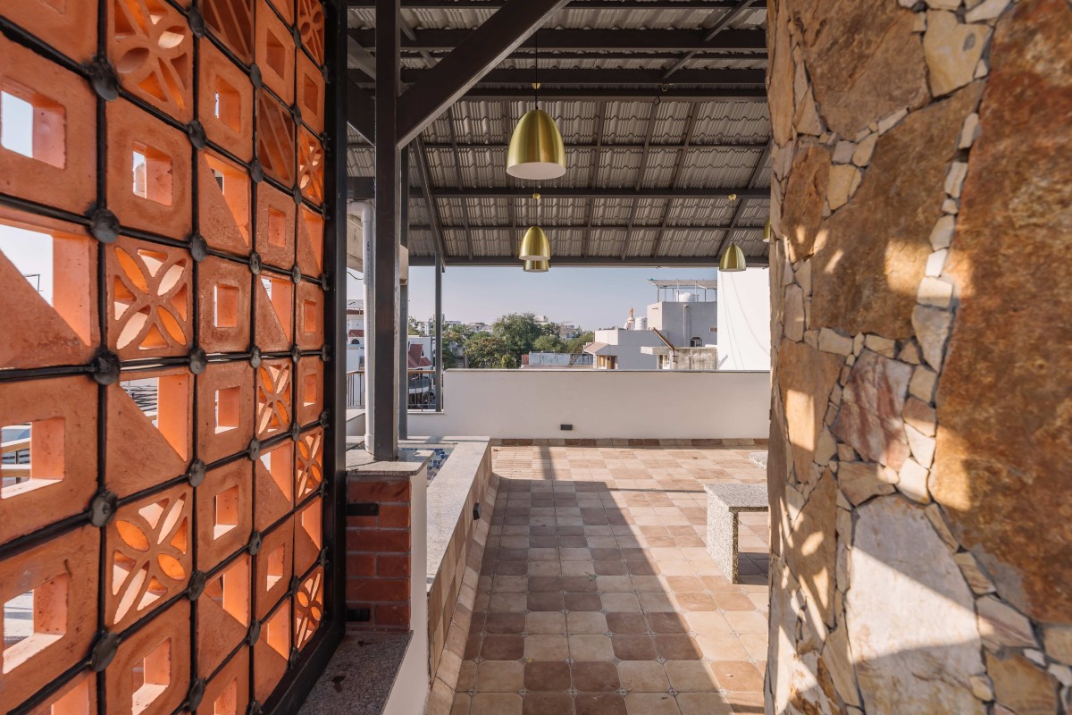 Terrace of Chainani House by Jagrut Shah Architect and Associates