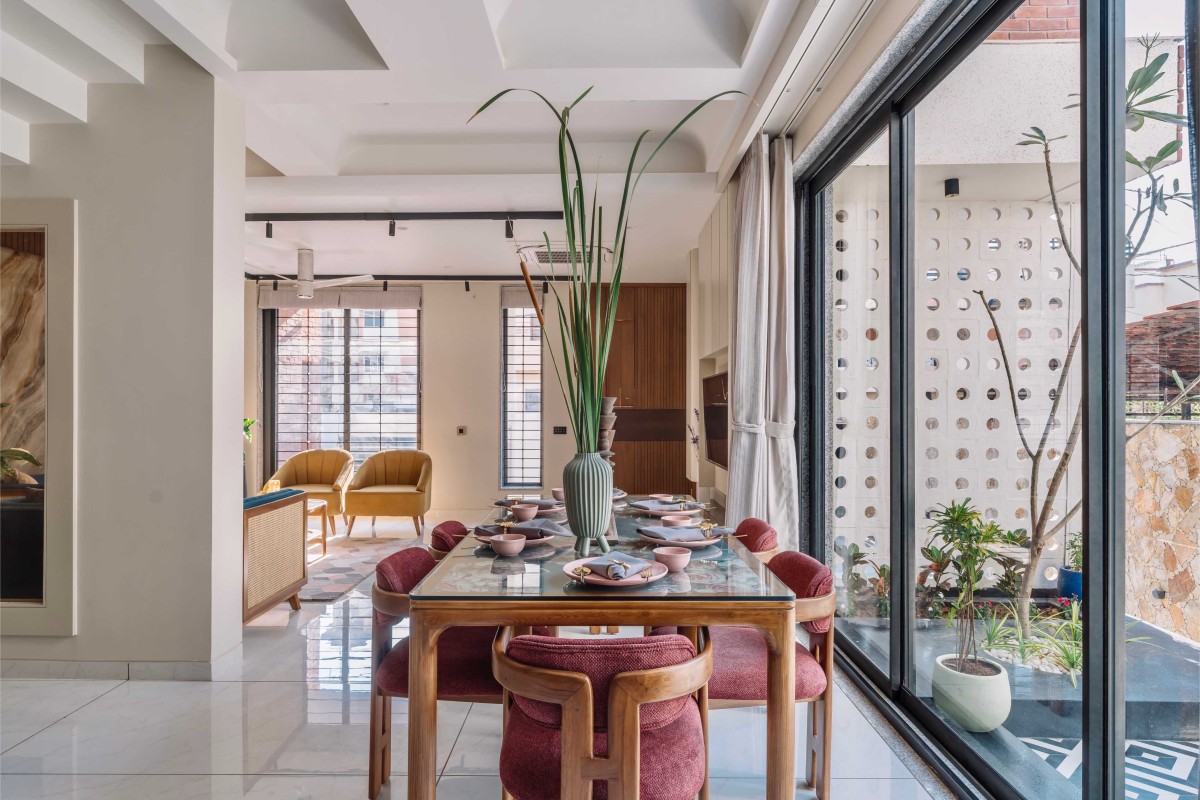 Dining of Chainani House by Jagrut Shah Architect and Associates