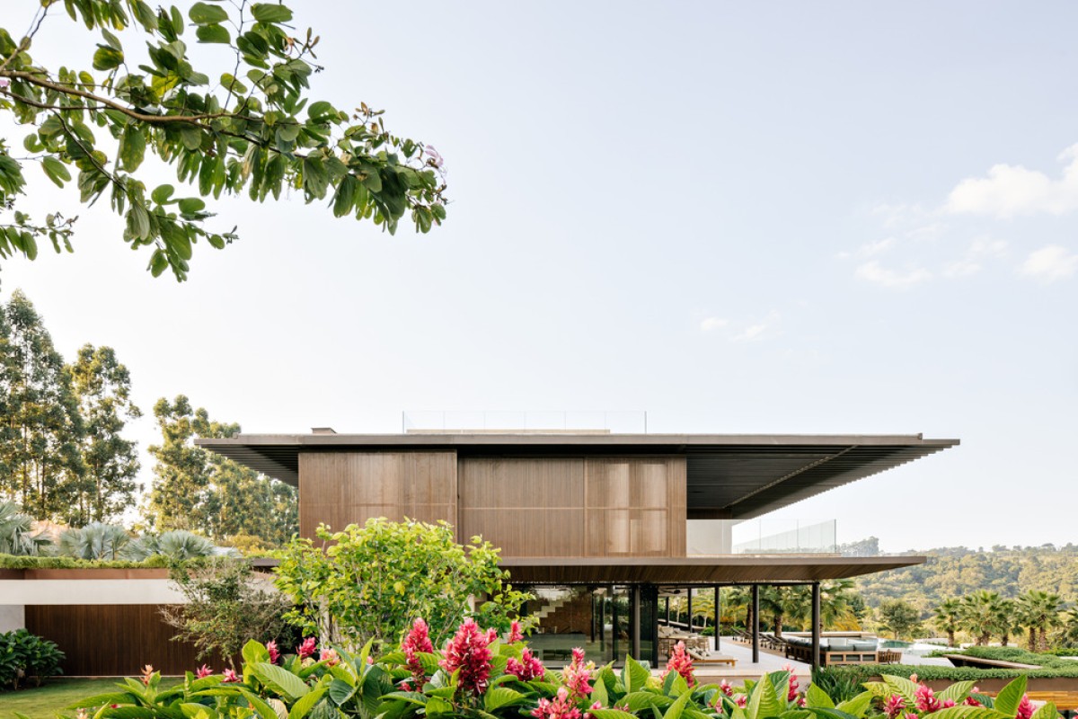 Exterior view of Valencia House by Padovani Arquitetos