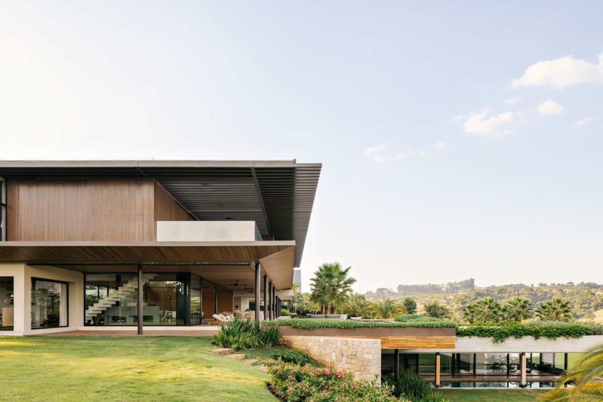 Exterior view of Valencia House by Padovani Arquitetos