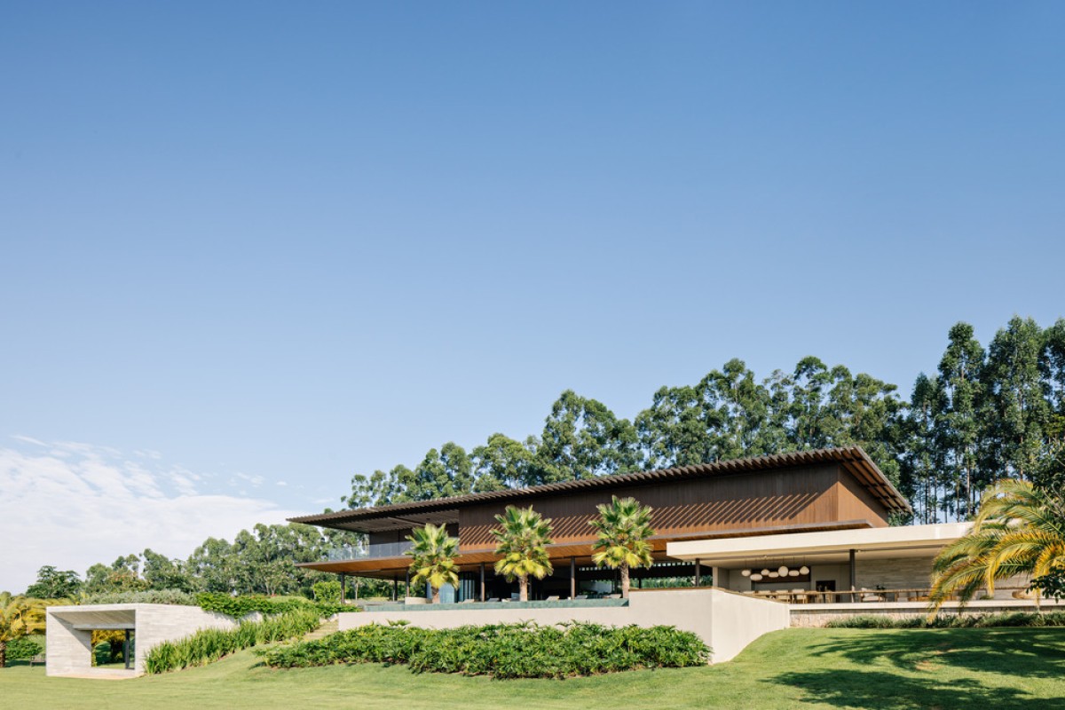 Exterior view of Valencia House by Padovani Arquitetos