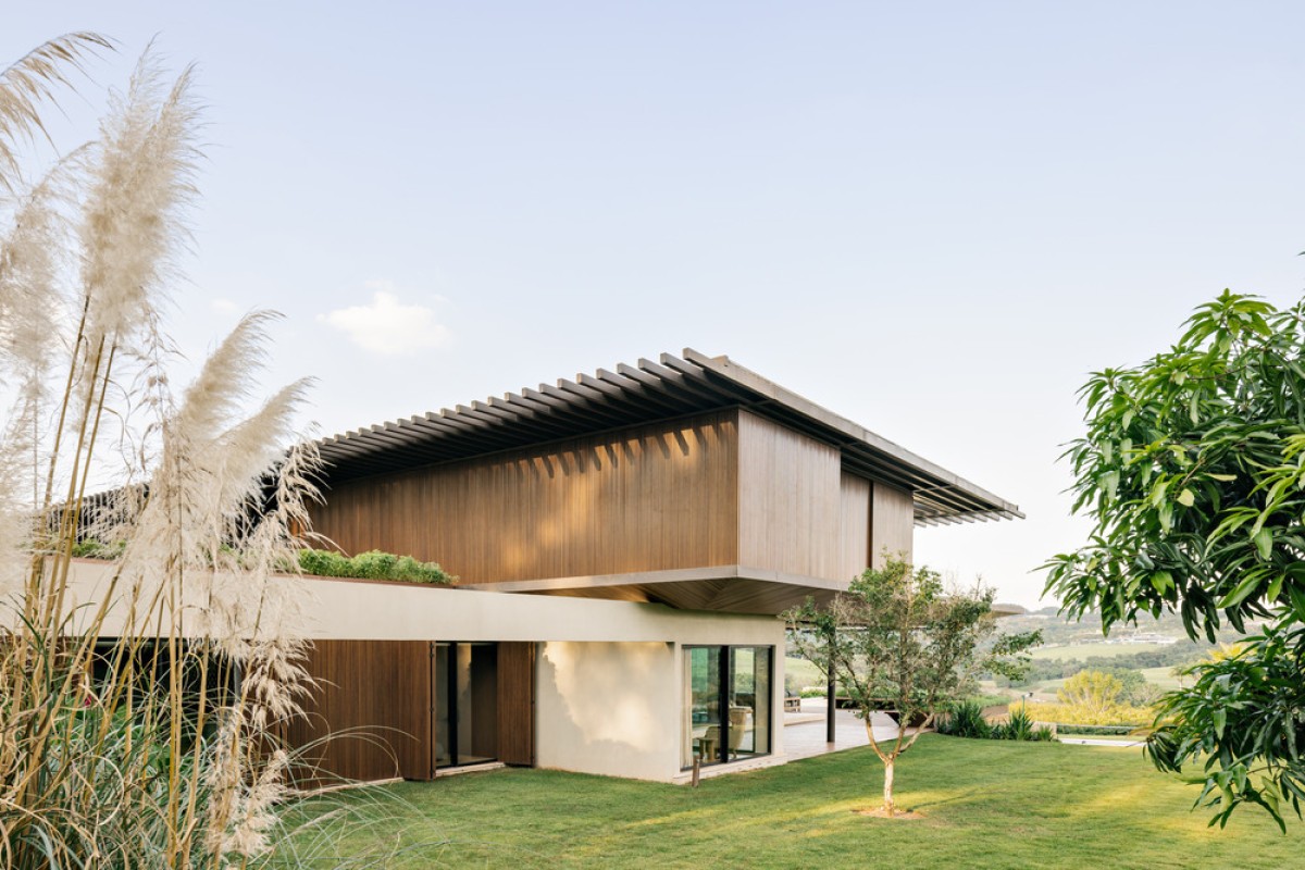 Exterior view of Valencia House by Padovani Arquitetos