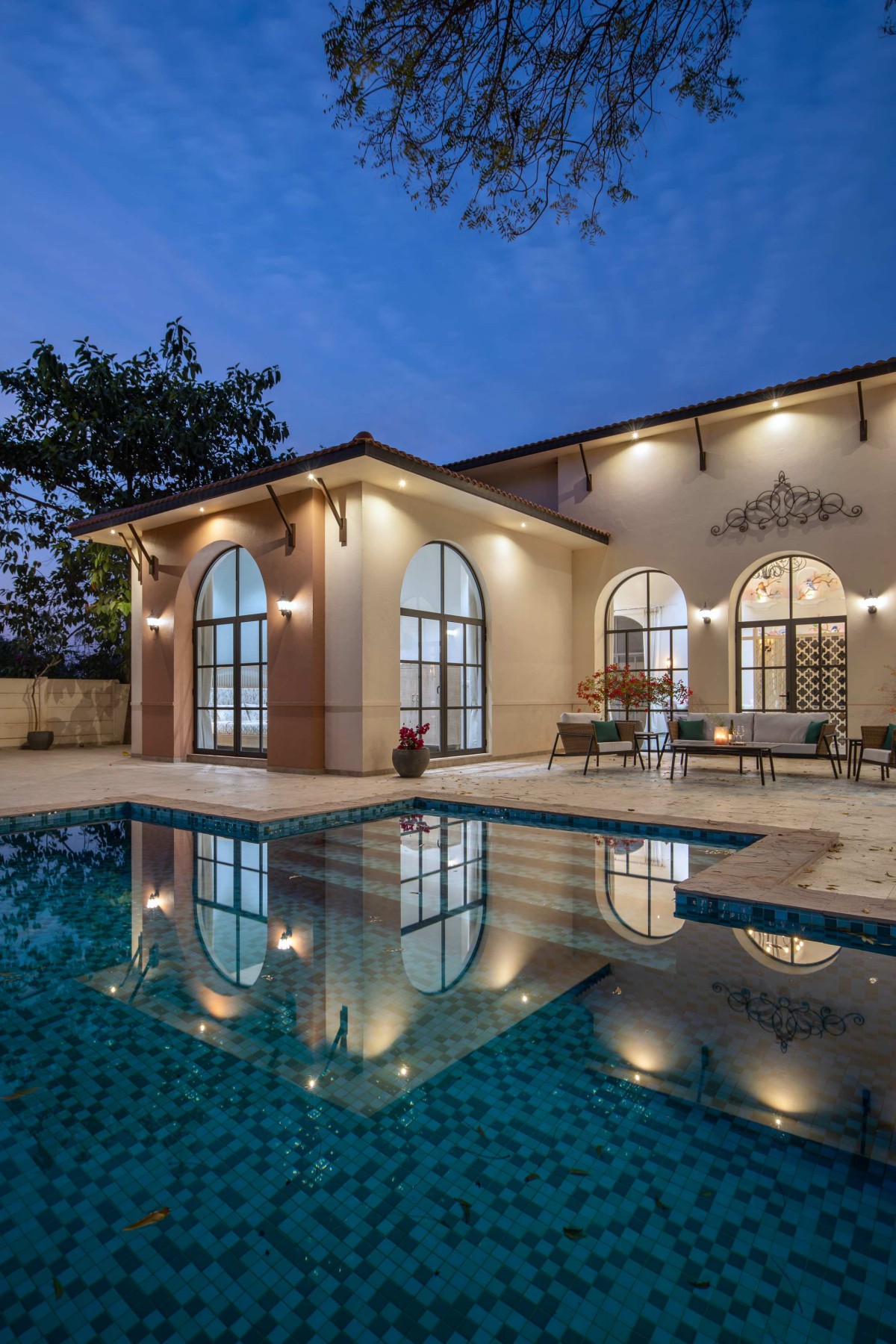 Pool view of The Bird Song by Alter Architects