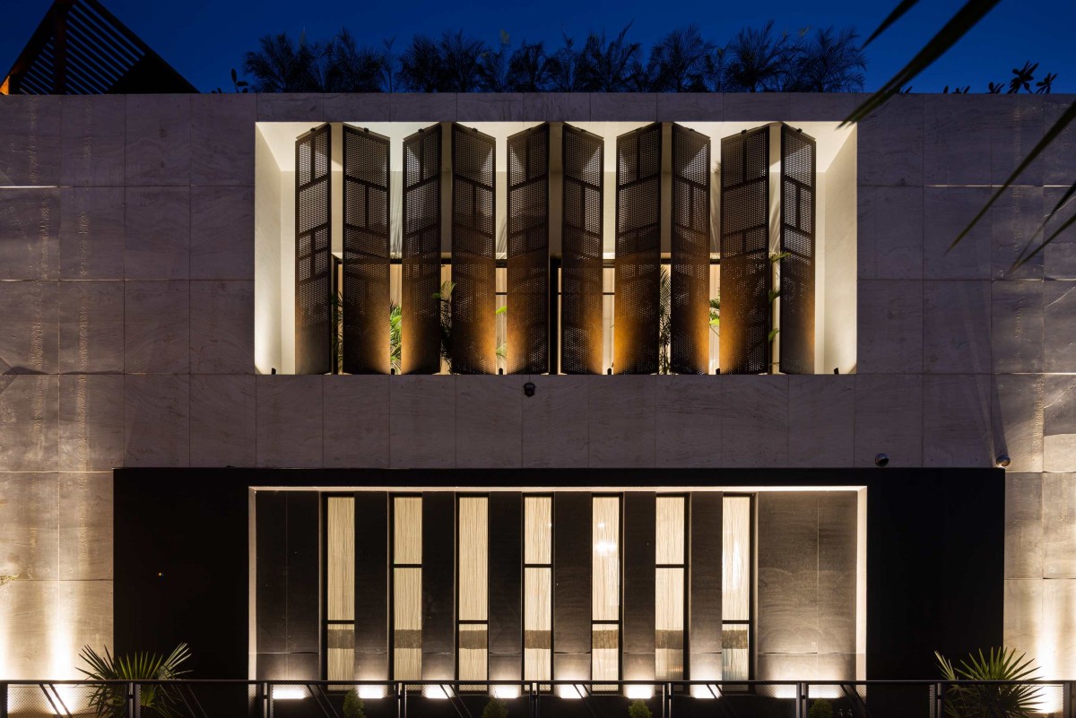 Dusk light exterior view of House 91/4 by Studio Ardete