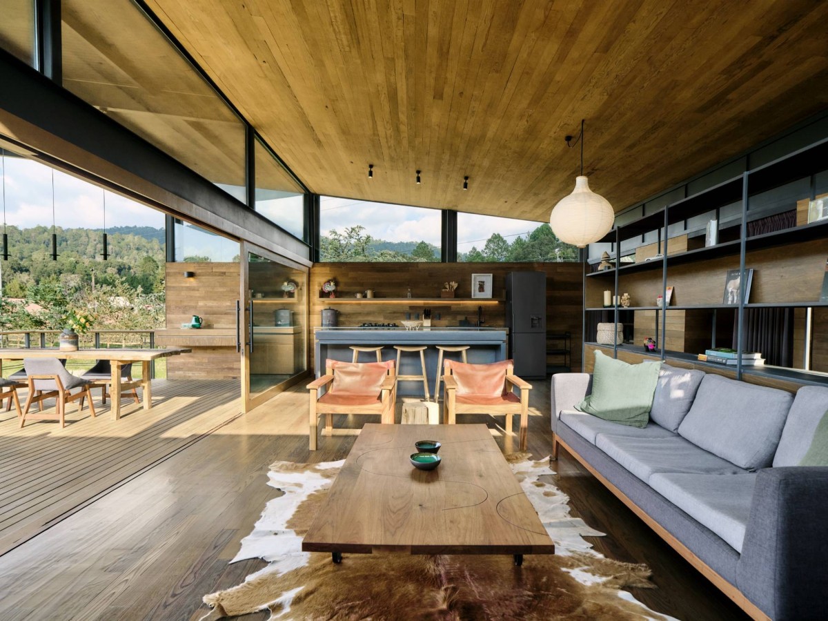 Living area of Tiny House by Weber Arquitectos