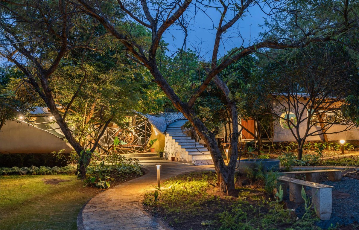 Dusk light exterior view of Maativan by Blurring Boundaries