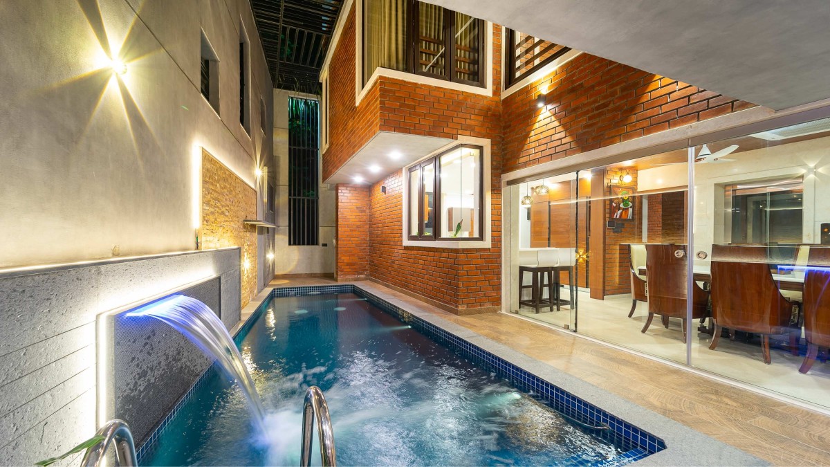 Swimming pool of Vinod Residence by Murali Architects