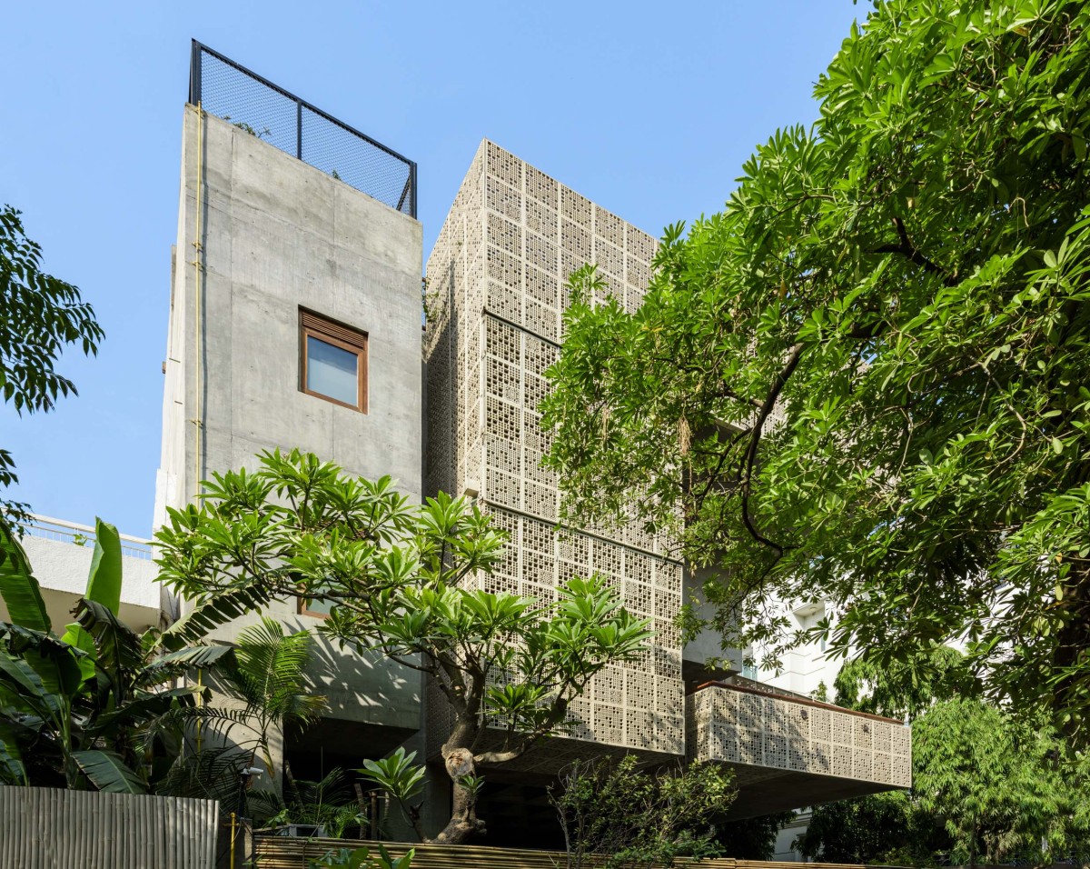 Exterior view of House of Voids by Malik Architecture