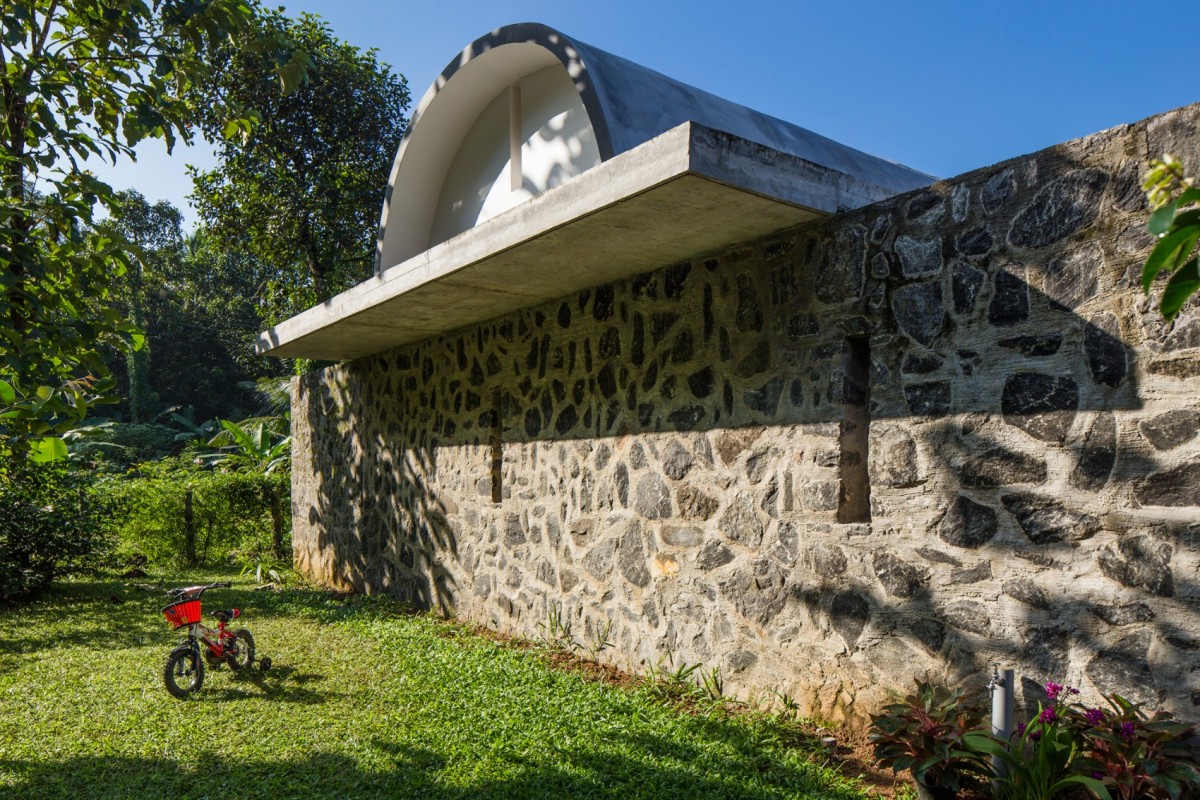 Exterior view of The Walls and Vaults House by LIJO.RENY.architects