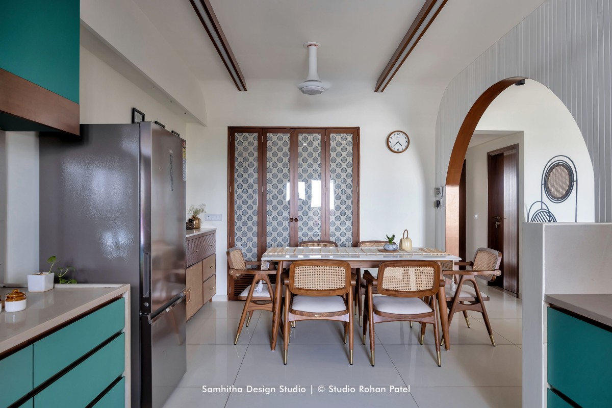 Dining of Manjalpur Residence by Samhitha Design Studio