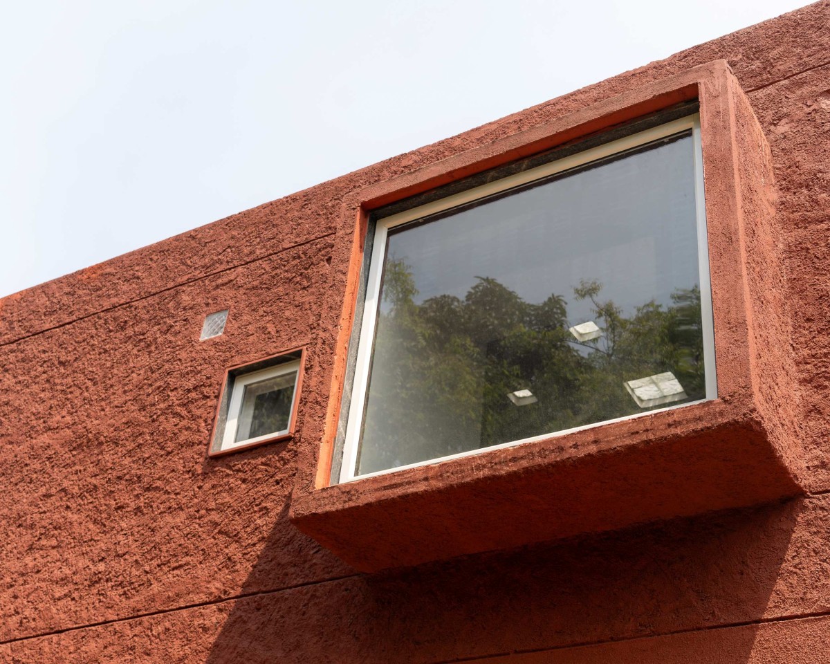 Bay window of Lalli Residence by My MAATI