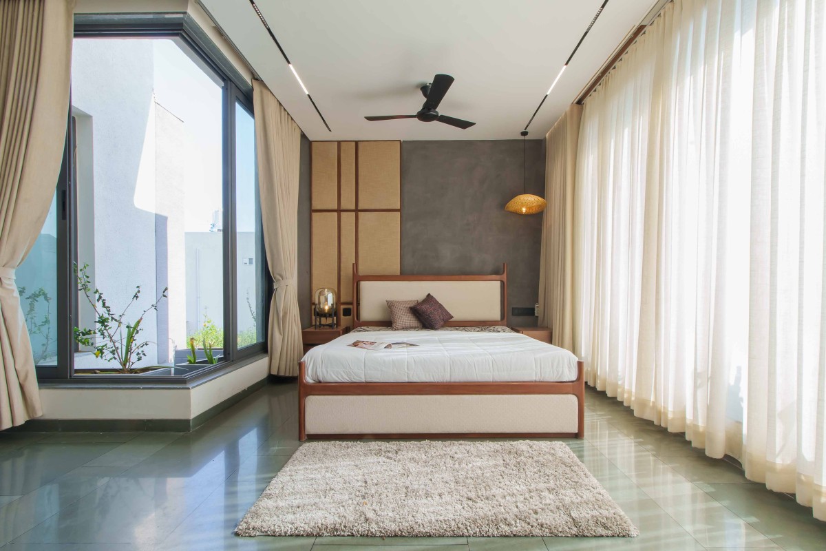 Bedroom 3 of Shantakaram by Sthapatya A Design Studio