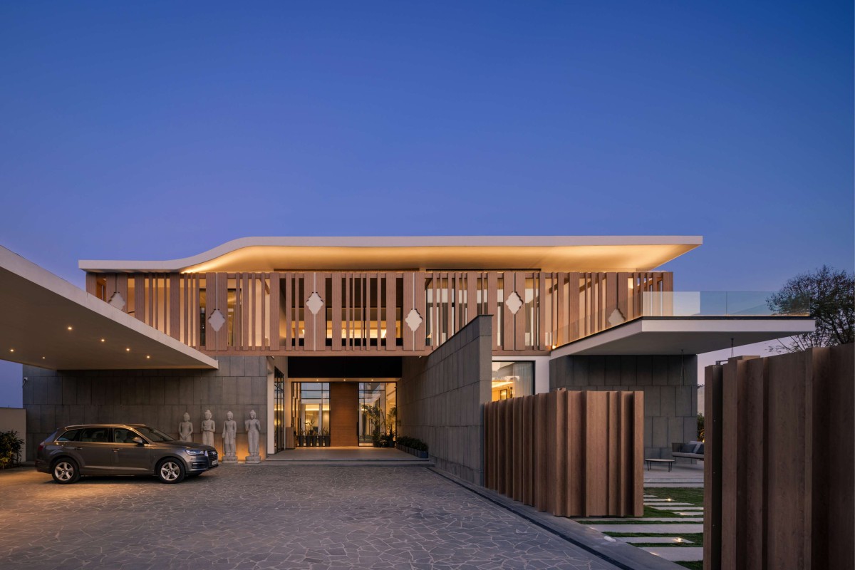 Dusk light exterior view of Ananda by 23DC Architects