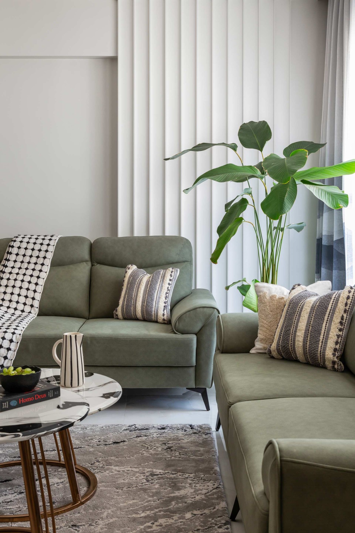 Living room of Gupta's Residence by Teal Tints Design Studio