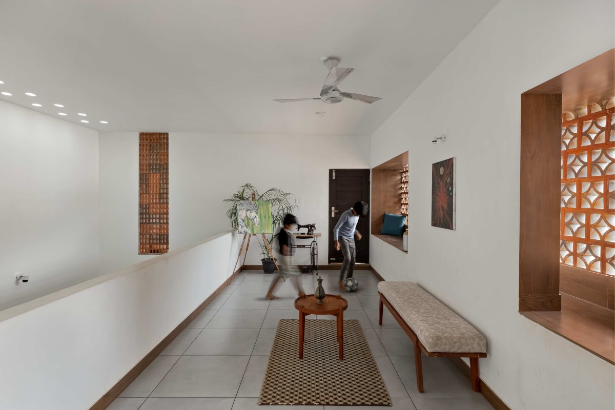 Family living of Thanal - “The Common Man’s House” by Archidose Architects