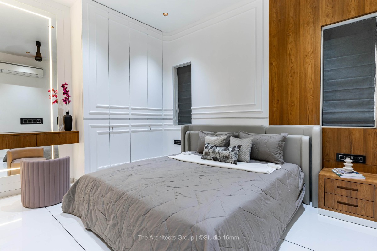 Bedroom 4 of Prasad by Mauliv Patel Architects