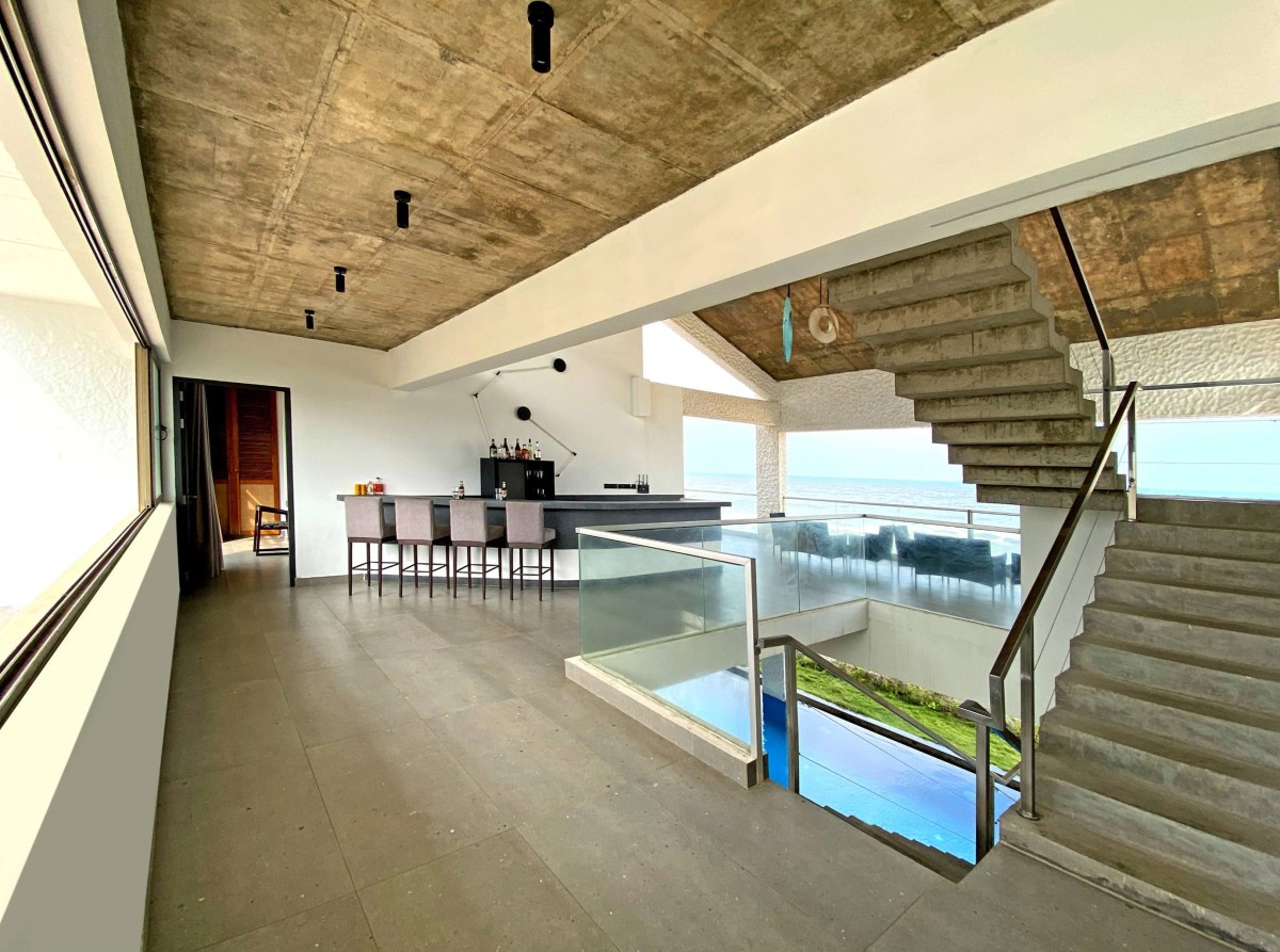 Passage to staircase of G. by Chiraag Kapoor Architects