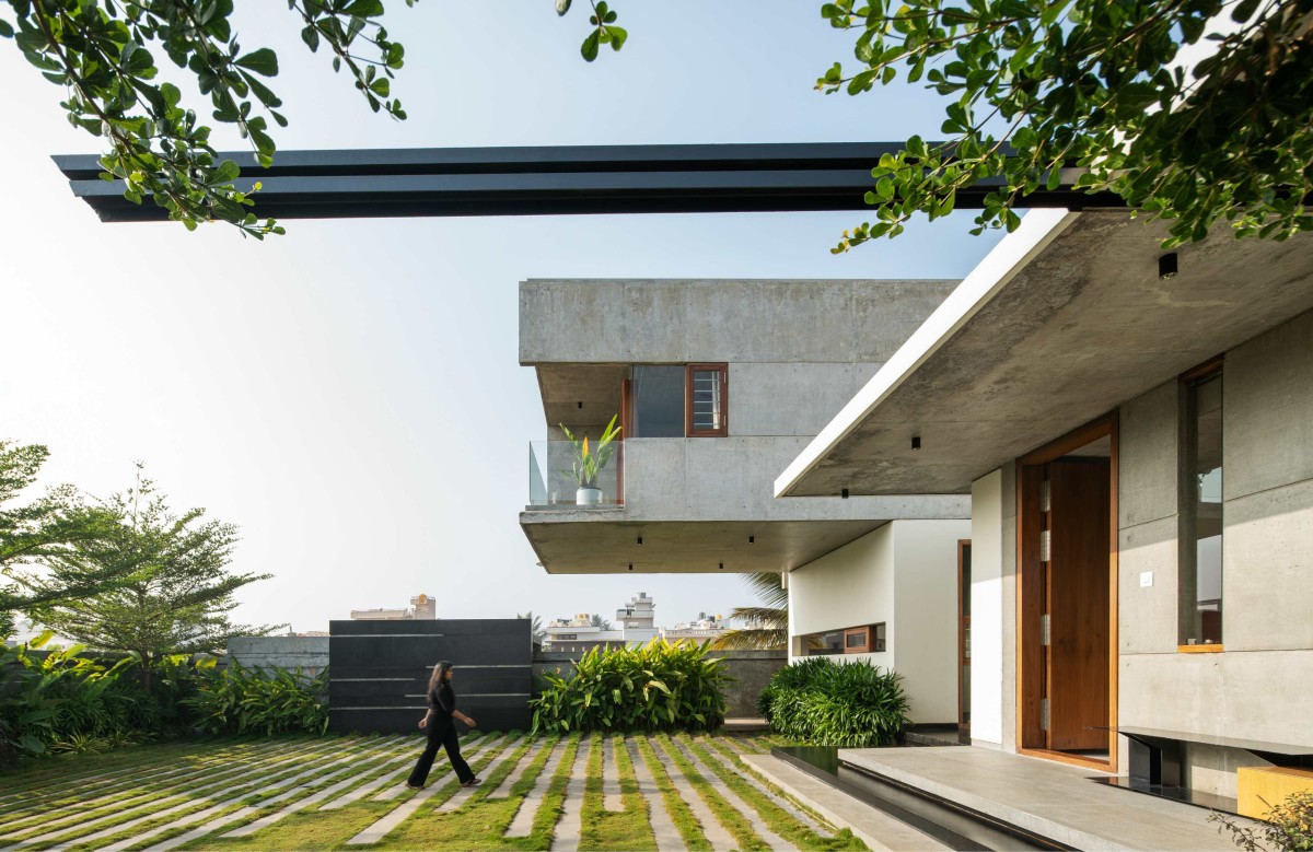 Entrance Porch of The Quarry House by Crest Architects