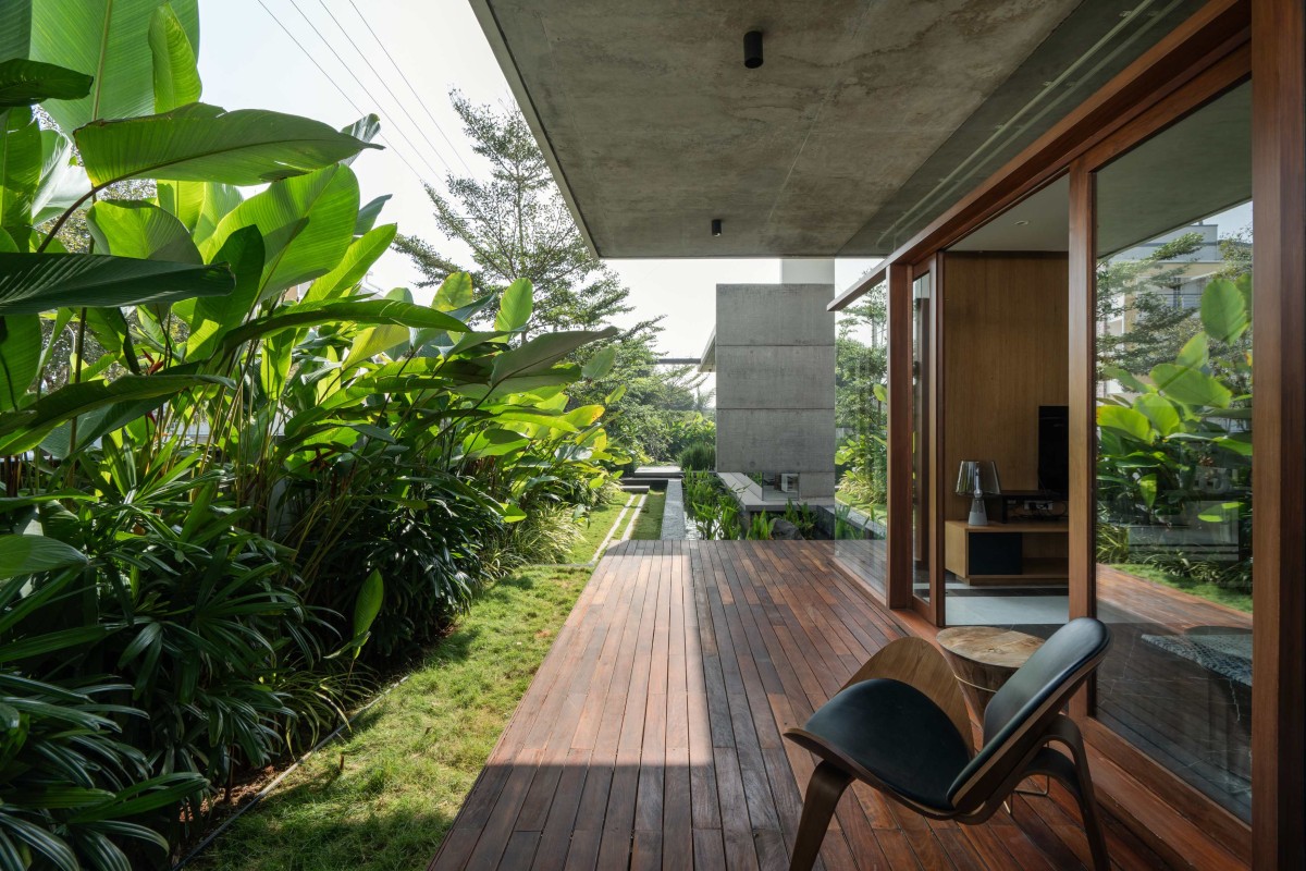 Deck of The Quarry House by Crest Architects