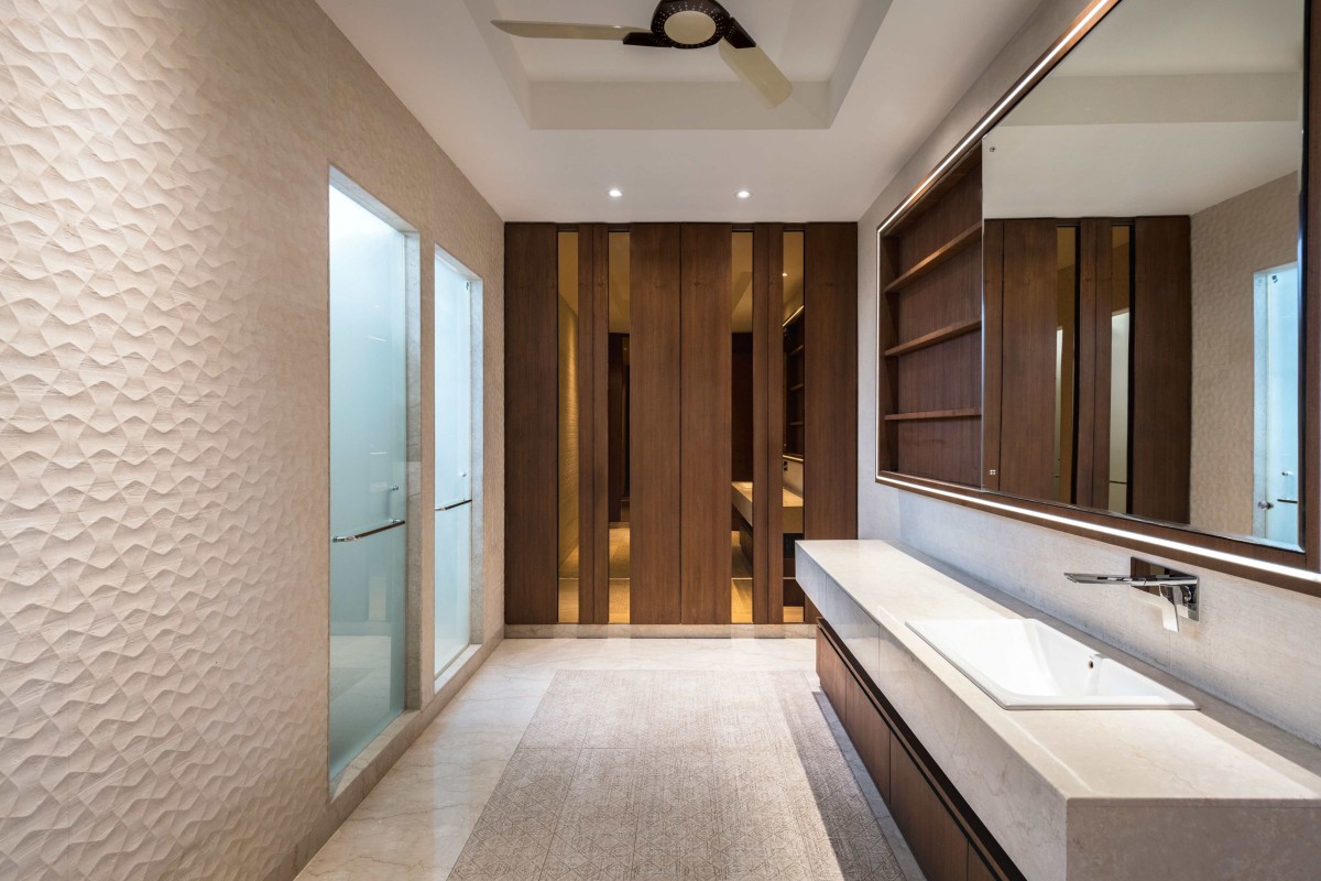 Bathroom of Harmony Courtyard Villa by Studio Clay