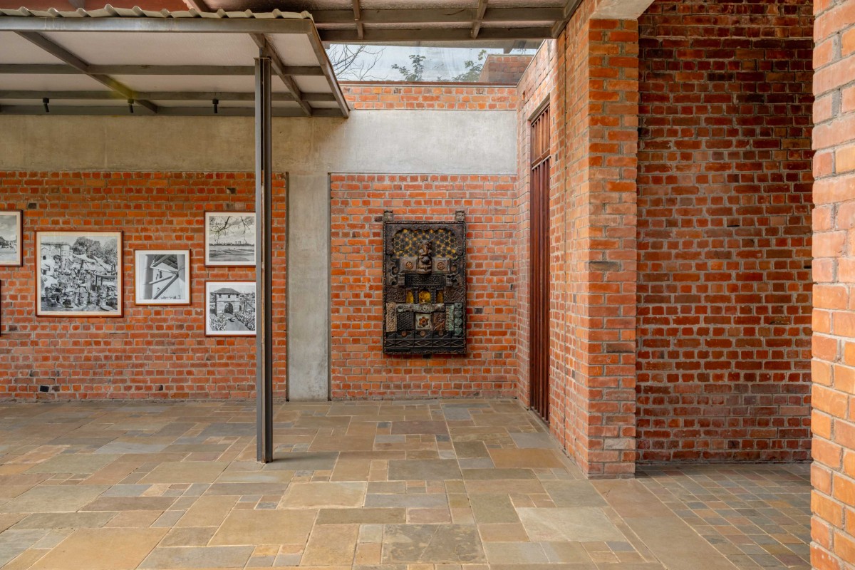 Entrance lobby of Under The Neem Tree by Studio HPA