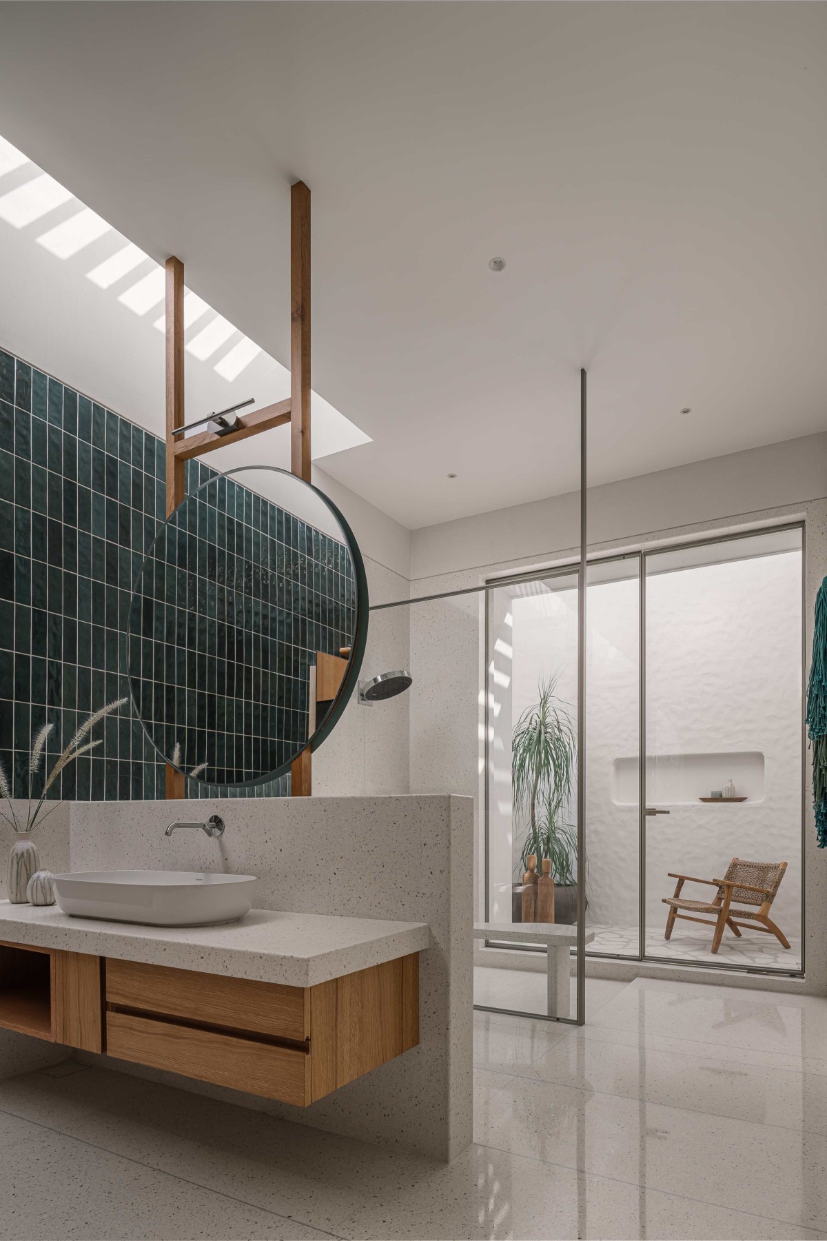 Bathroom of White House by Dipen Gada & Associates