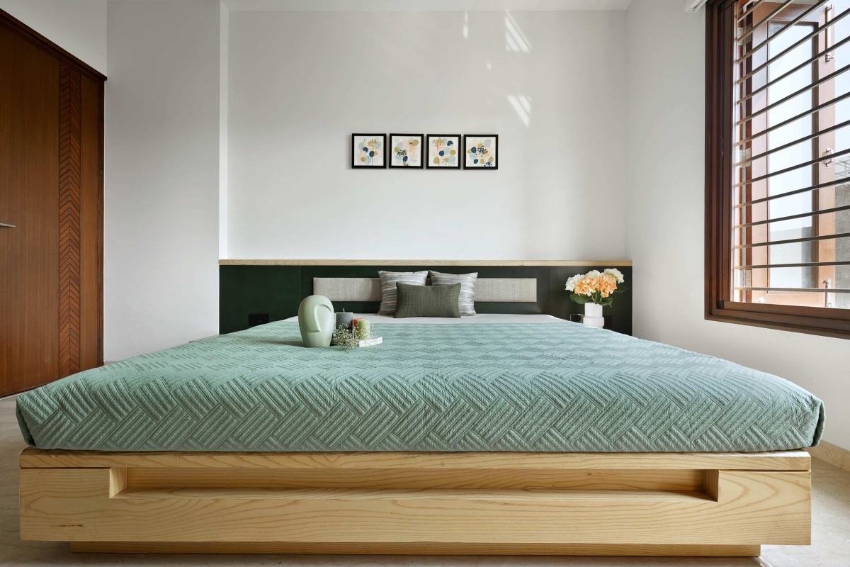 Guest Bedroom of The Shah House by Jihan Associates