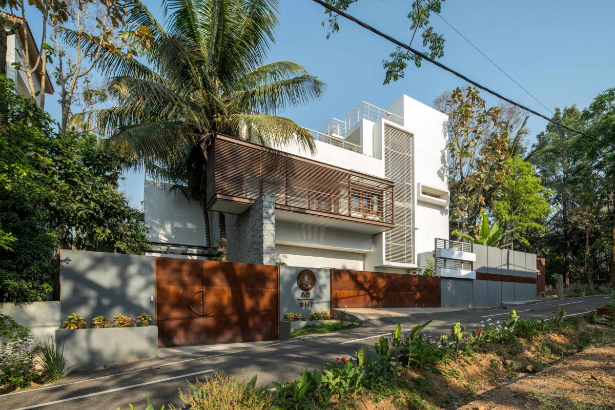 Exterior view of Siri Residence by Design Kacheri