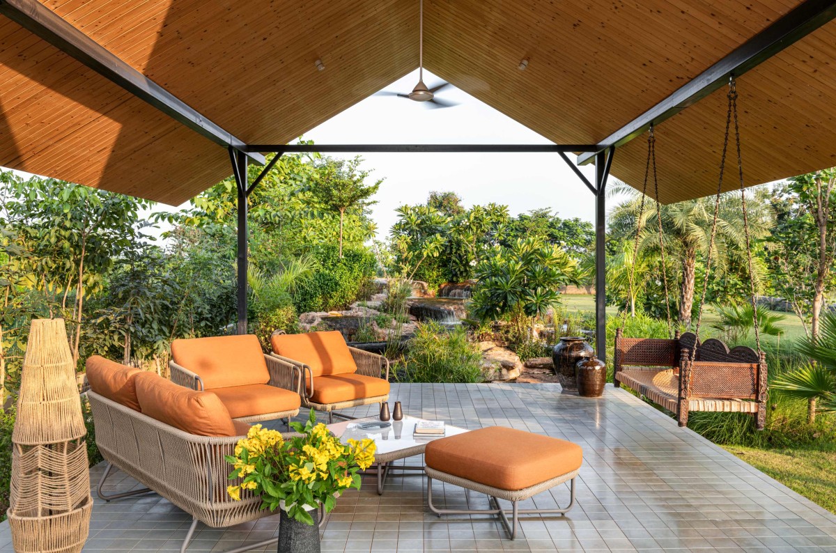 Gazebo of Vanessa Villa by tHE gRID Architects