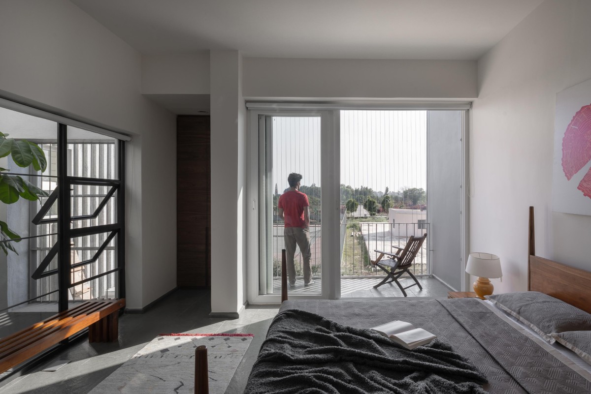 Bedroom 2 of Maya by Kamat & Rozario Architecture