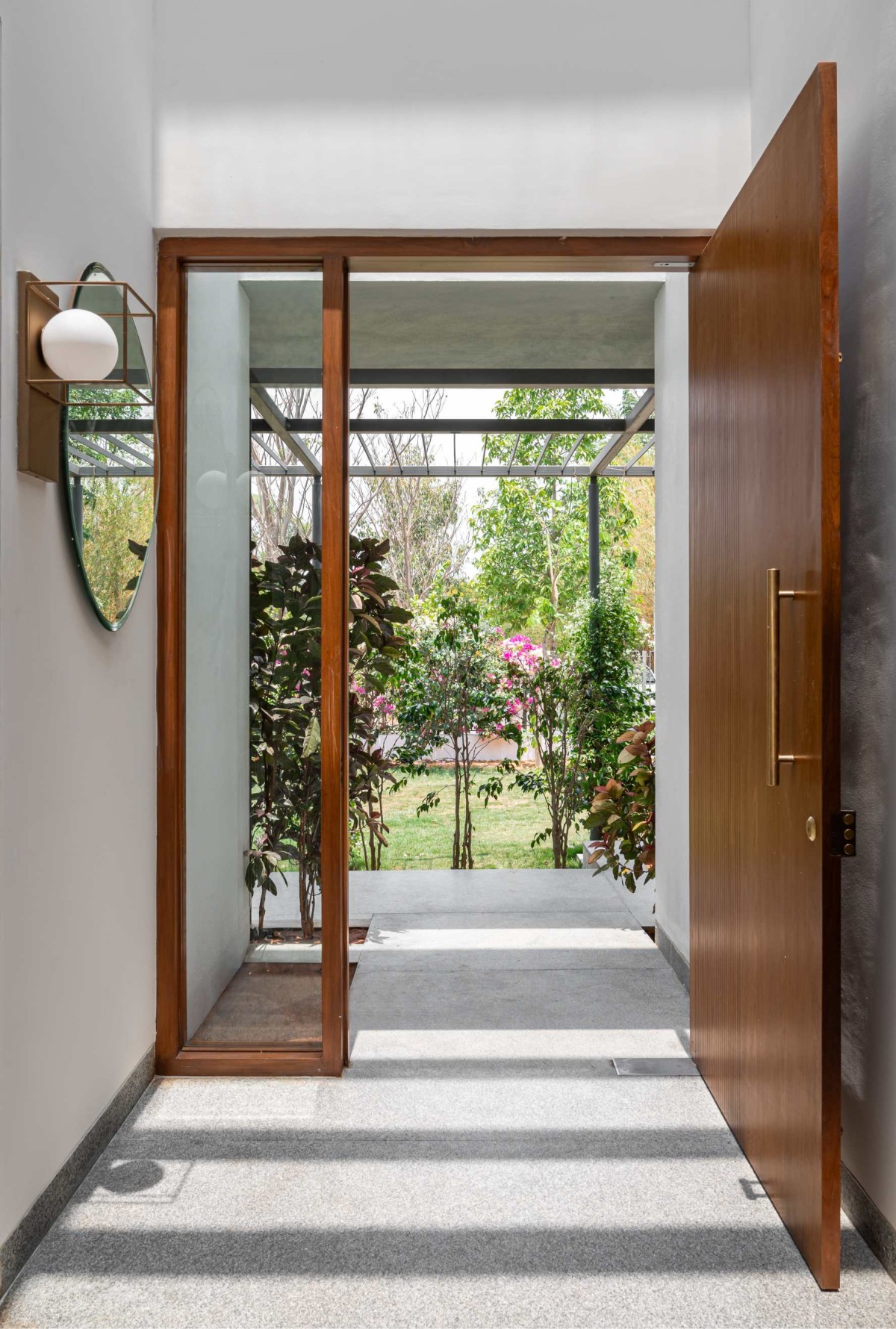 Entrance foyer of Samam House by ma+rs