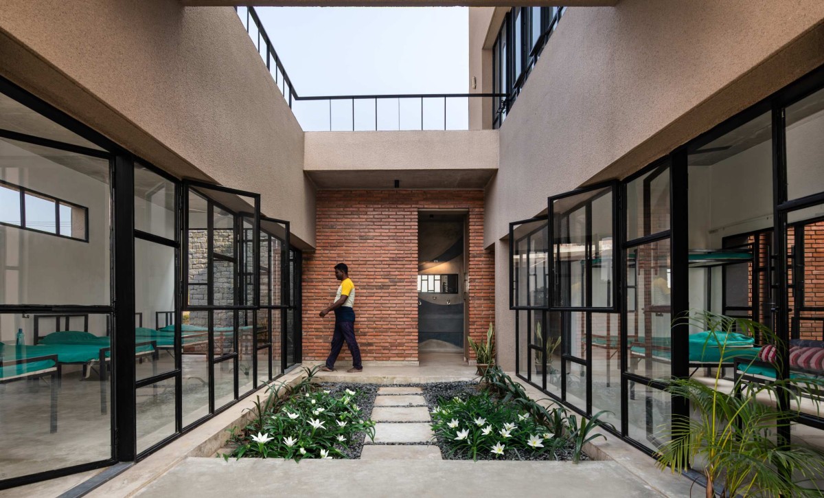 Open to sky courtyard of Compos Mentis Healthcare Architecture by Spacemagus