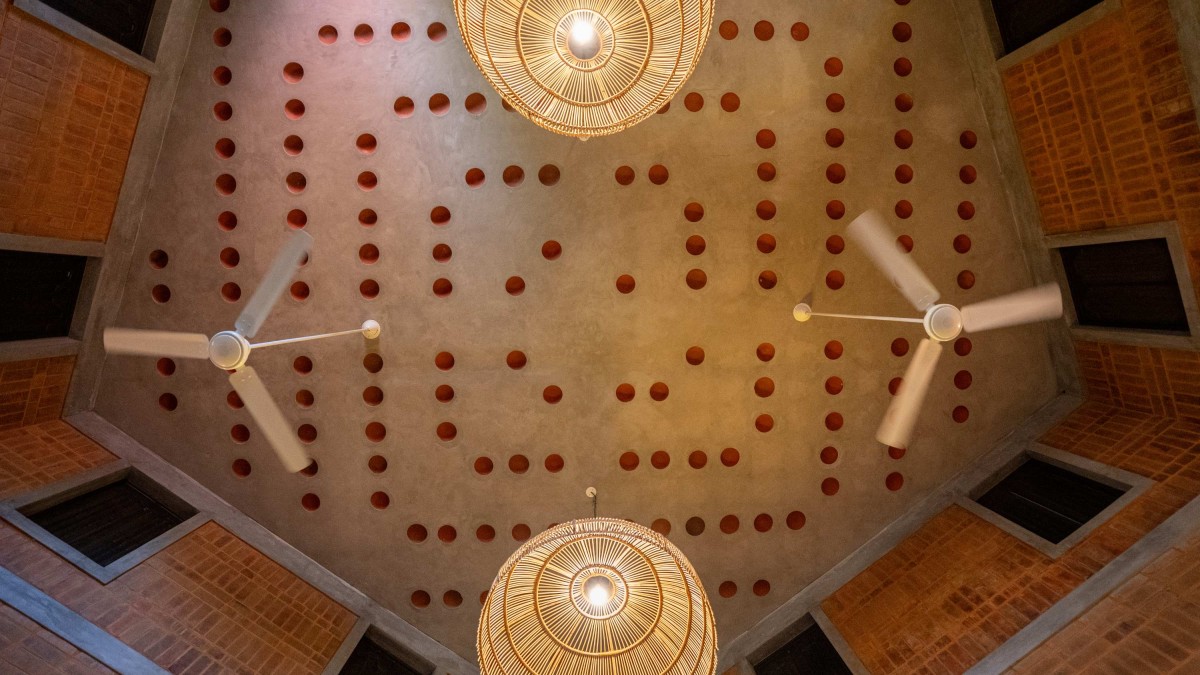 Ceiling of Lakshmi Farm House by RP Architects