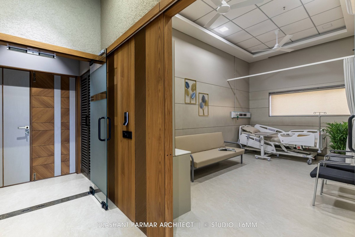 Super Deluxe Room of Modern Hospital Interior at Ratnanjali Solitaire by Prashant Parmar Architect