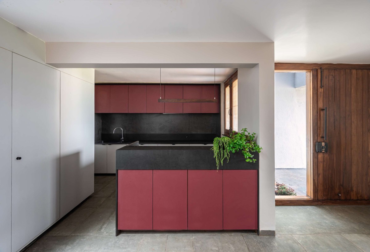 Kitchen of Porous Adobe by Rahul Pudale Design