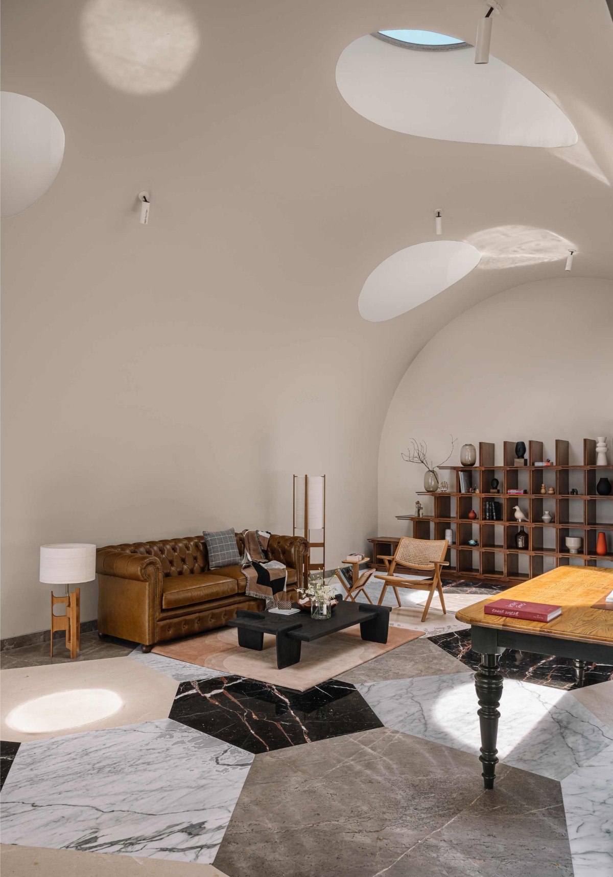 Library room of Hacienda by MuseLAB