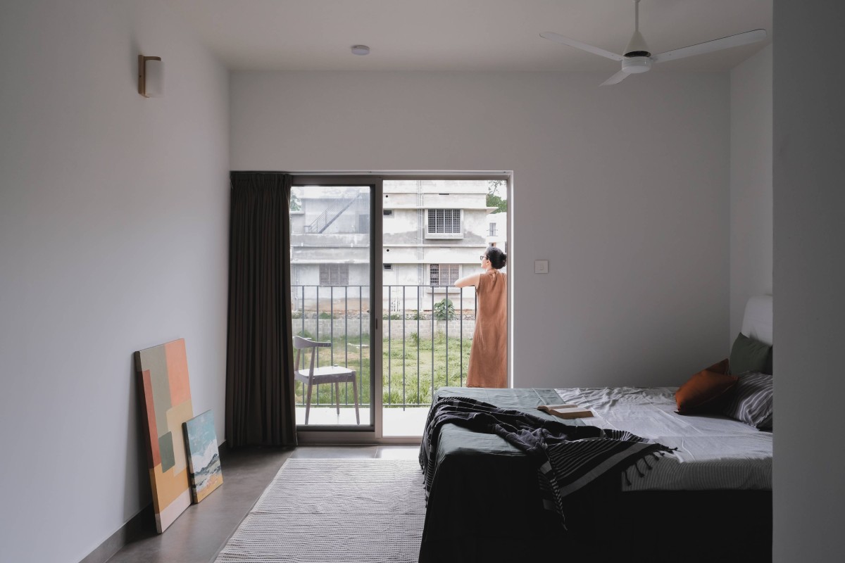 Bedroom of The Monolithic House by The Design Pursuit