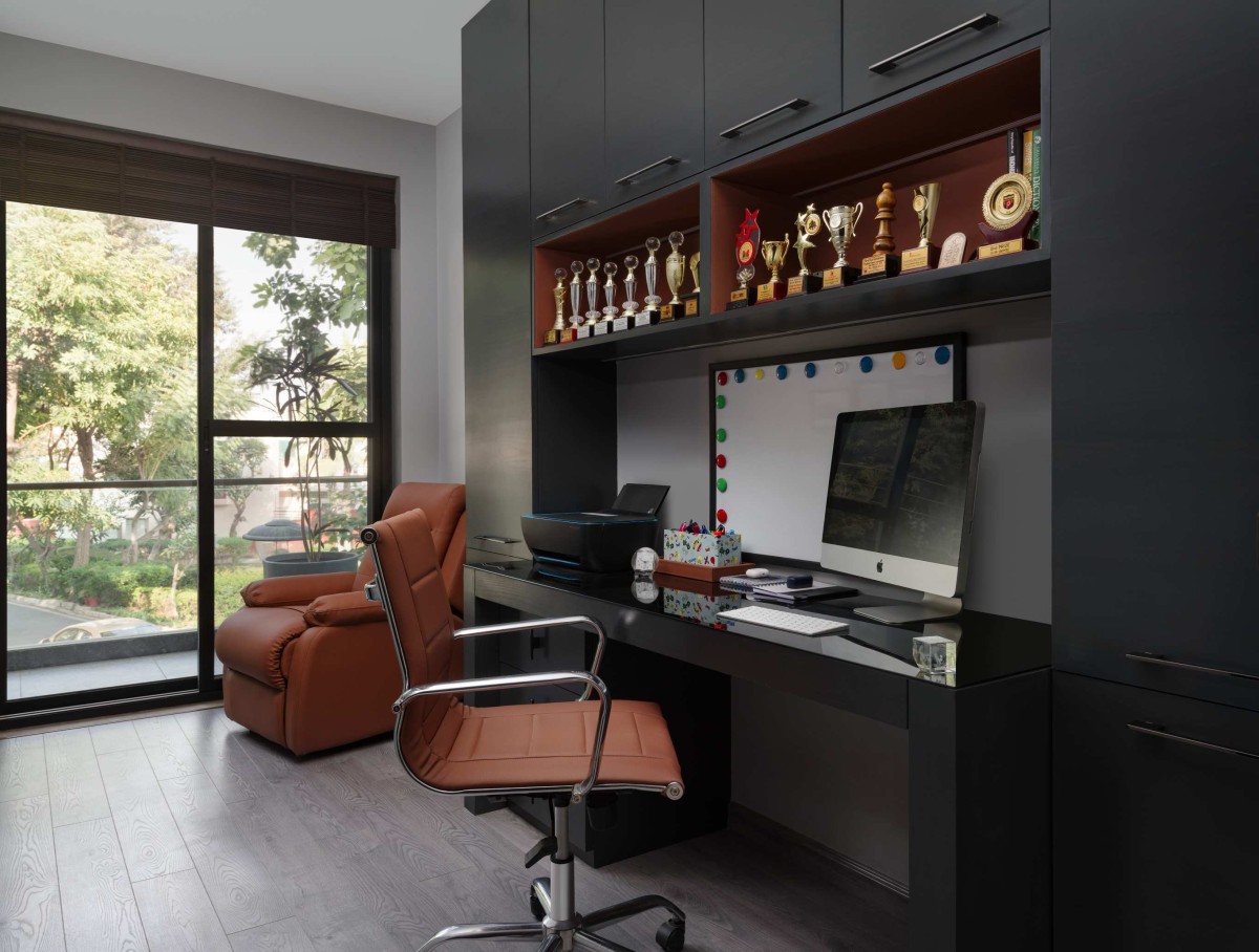 Work Space of The Villa Artis by Manmeet Ahuja