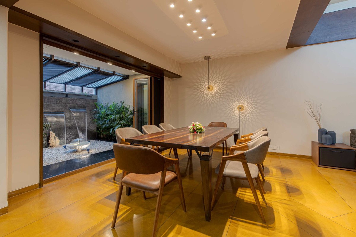 Dining of Nandanam by Dalvi Associates