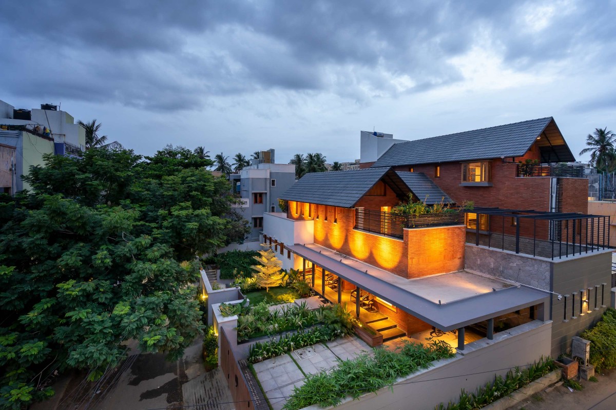 Aerial view of Open Living by Deearth Architects