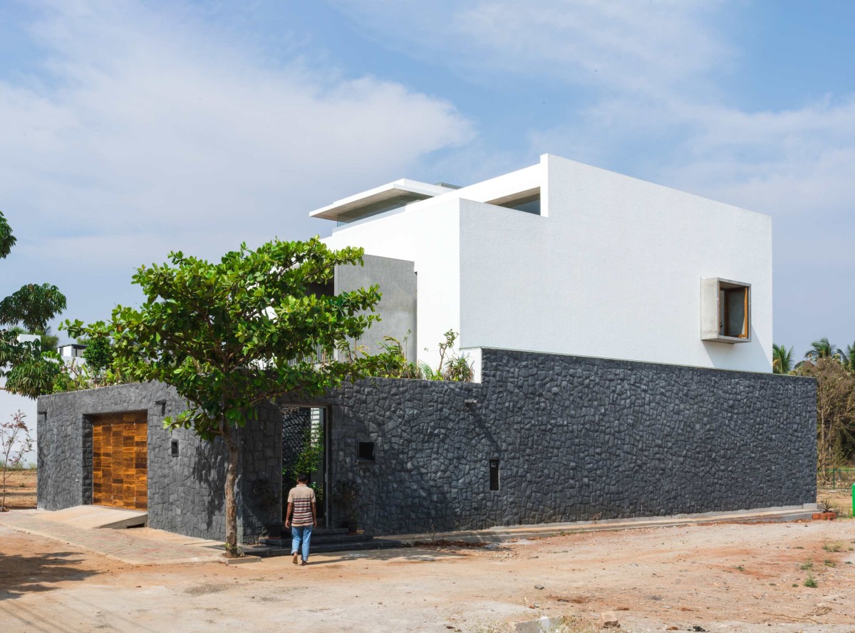 Exterior view of In Between Gardens  by A Threshold