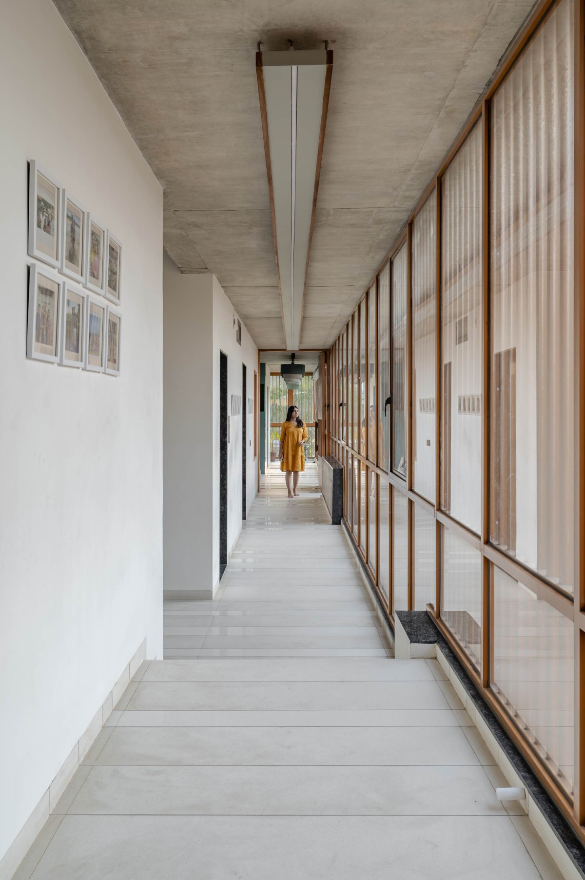 Corridor of Harshaangan - A House for Gardens by Aangan Collaborative LLP