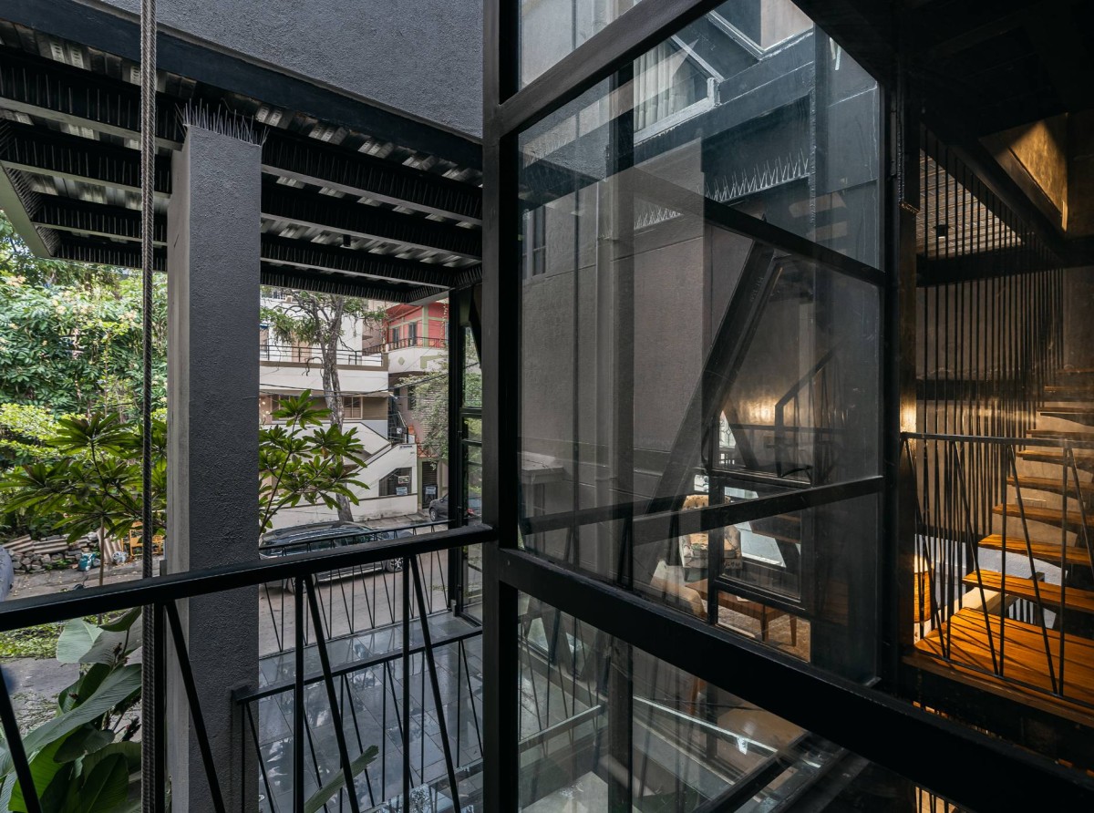 Balcony of Pulley House by Studio 3Ca