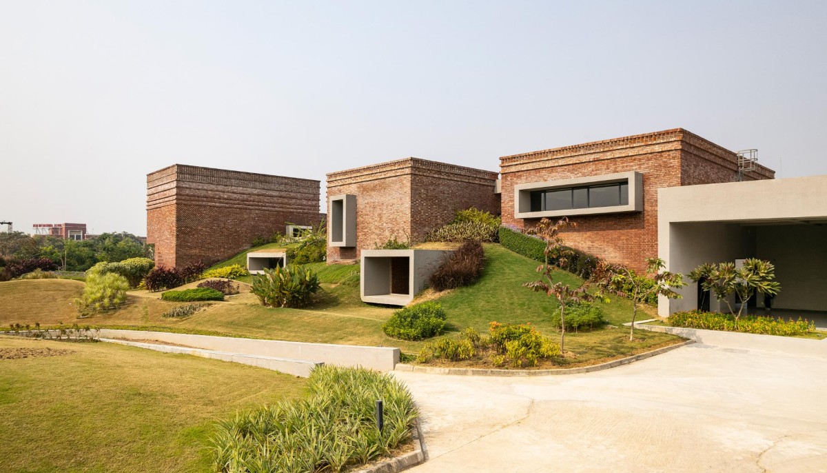 Exterior view of Bandhan Residential School of Business by Abin Design Studio