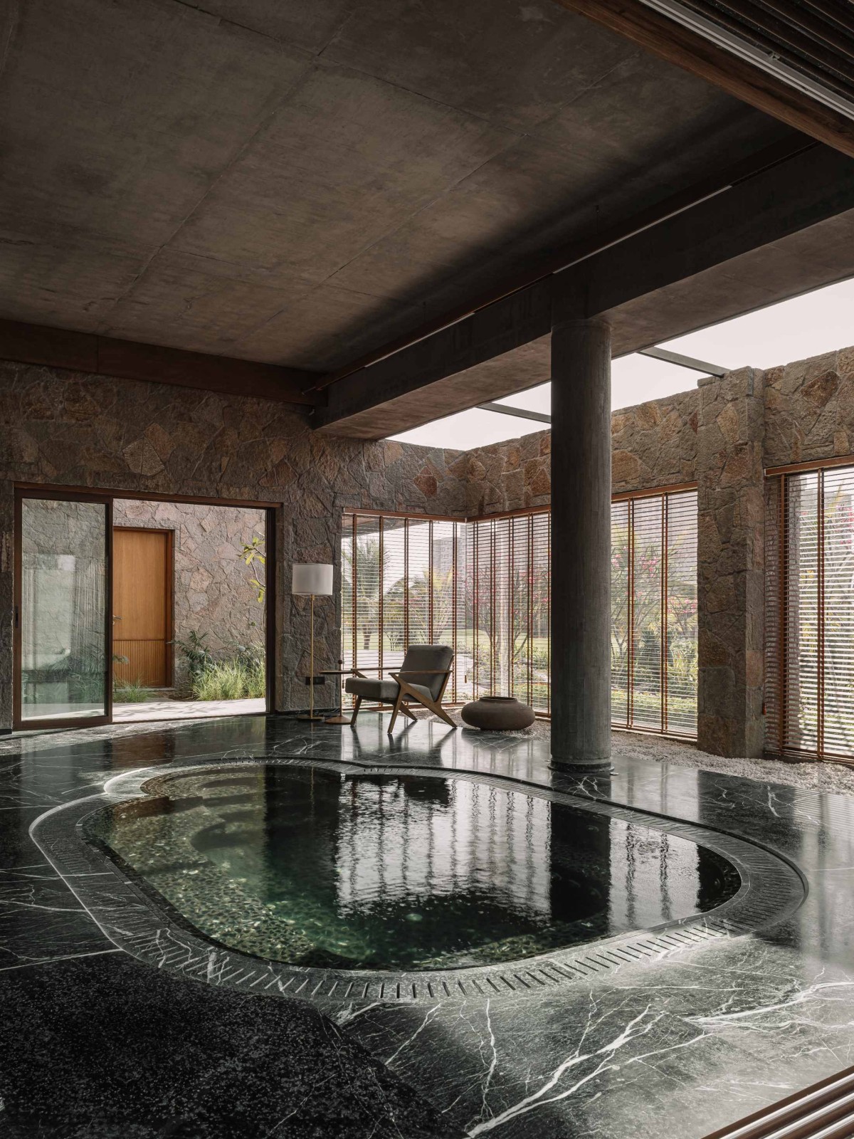 Jacuzzi area of Retreat Home by Neogenesis+Studi0261