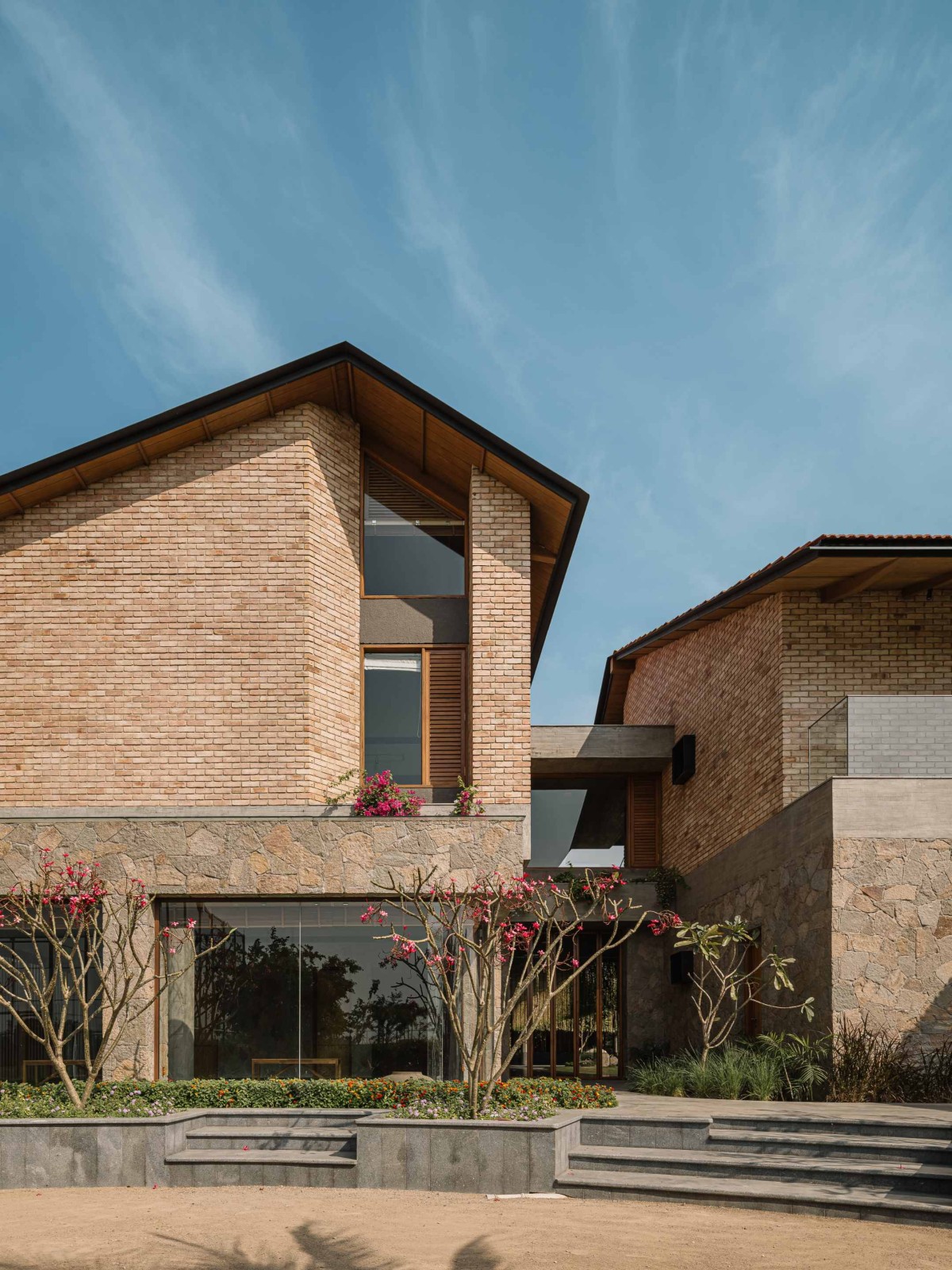 Back side plinth of Retreat Home by Neogenesis+Studi0261
