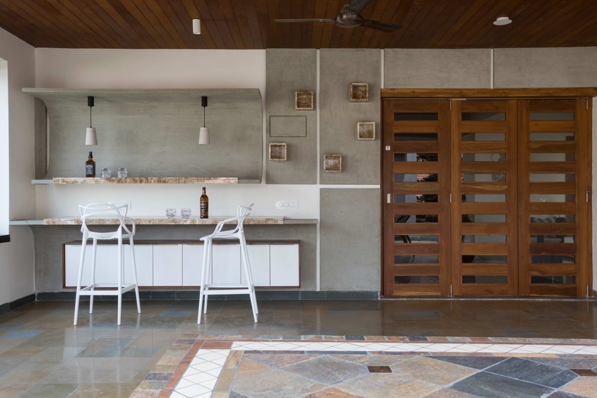 Terrace Bar with good cross ventilation of H2 by Design plus