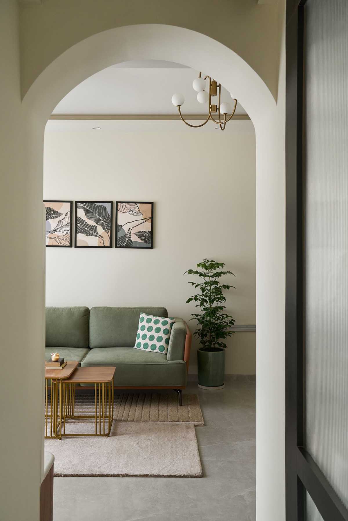 Living room of The Contemporary नेस्ट by Studio KNest